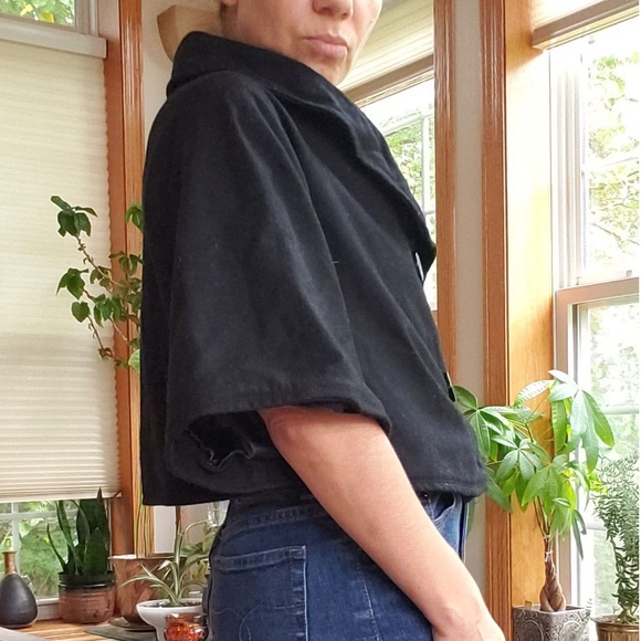 Black Cape-Like Cropped Jacket - Picture 2 of 4